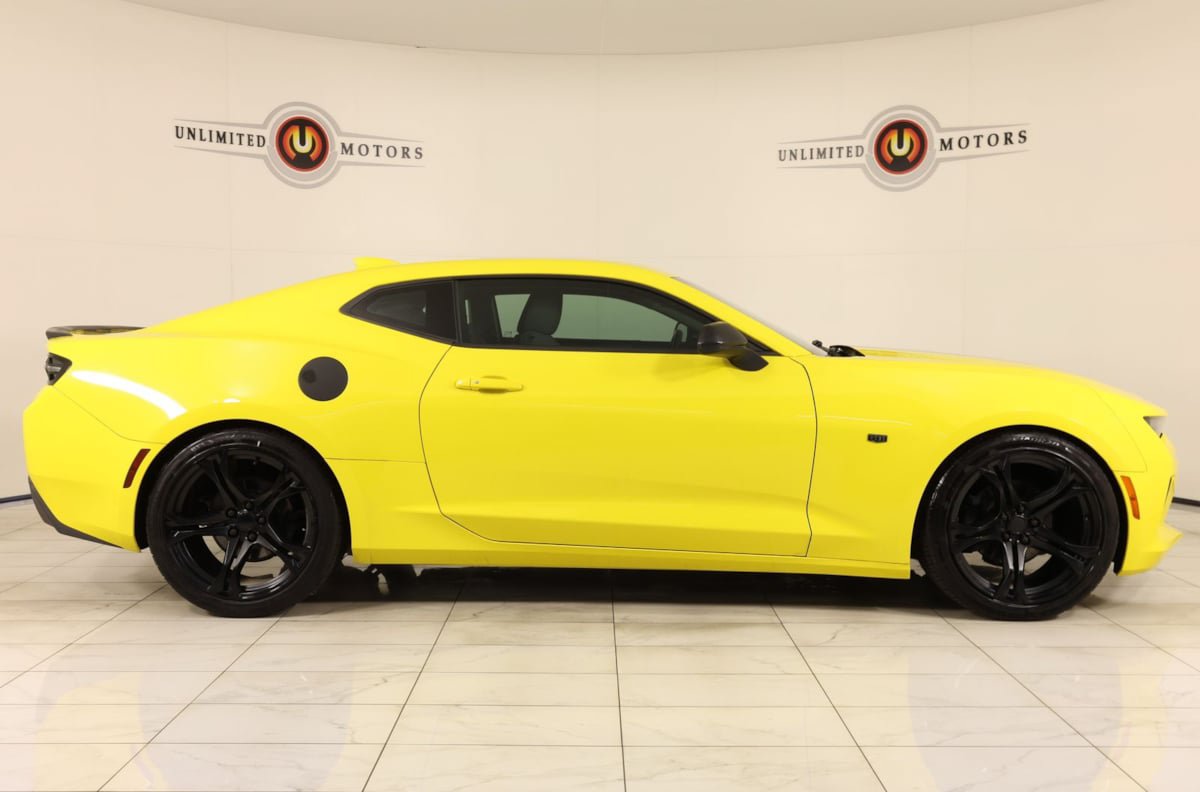 Used 2017 Chevrolet Camaro LT w/ RS Package RWD image 2