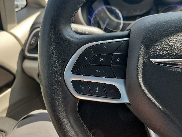 Used 2023 Chrysler Voyager LX FWD image 12