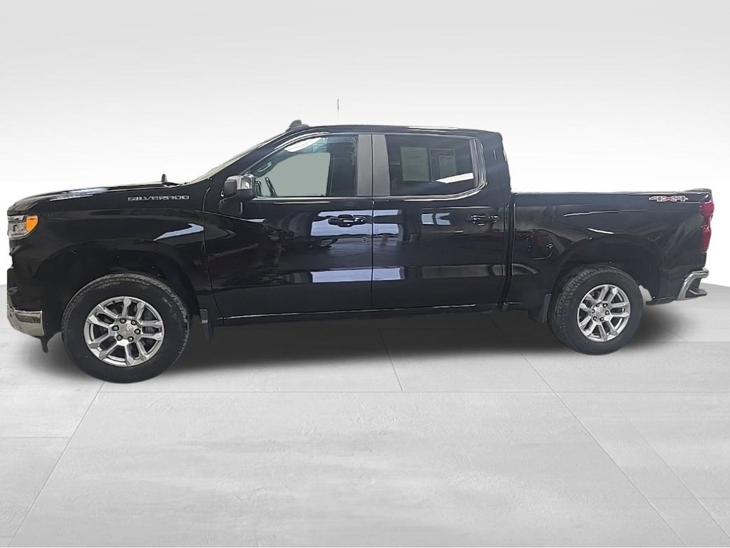 Used 2023 Chevrolet Silverado 1500 LT AWD/4WD image 3