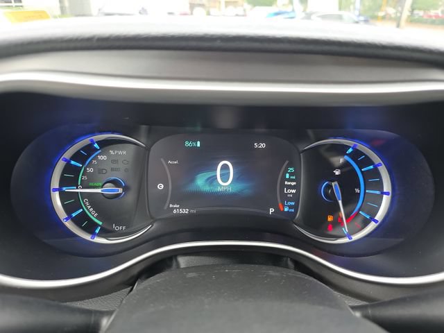 Used 2024 Chrysler Pacifica Limited FWD image 37