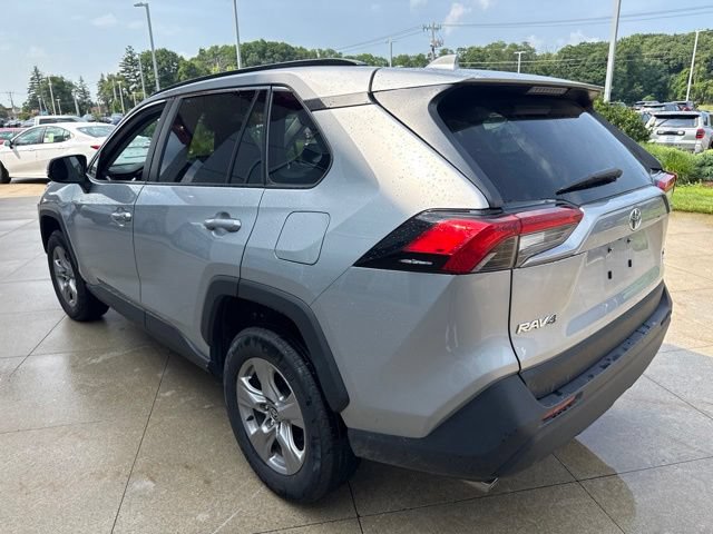 Used 2025 Toyota RAV4 XLE AWD/4WD image 5