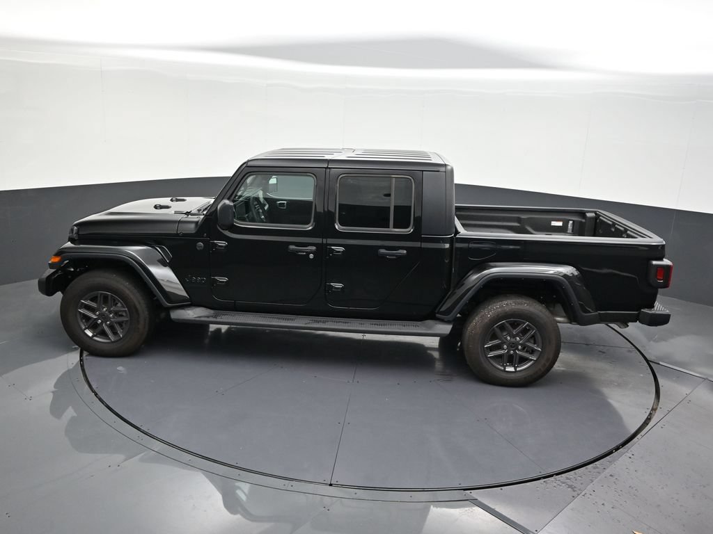 Used 2025 Jeep Gladiator Sport AWD/4WD image 15