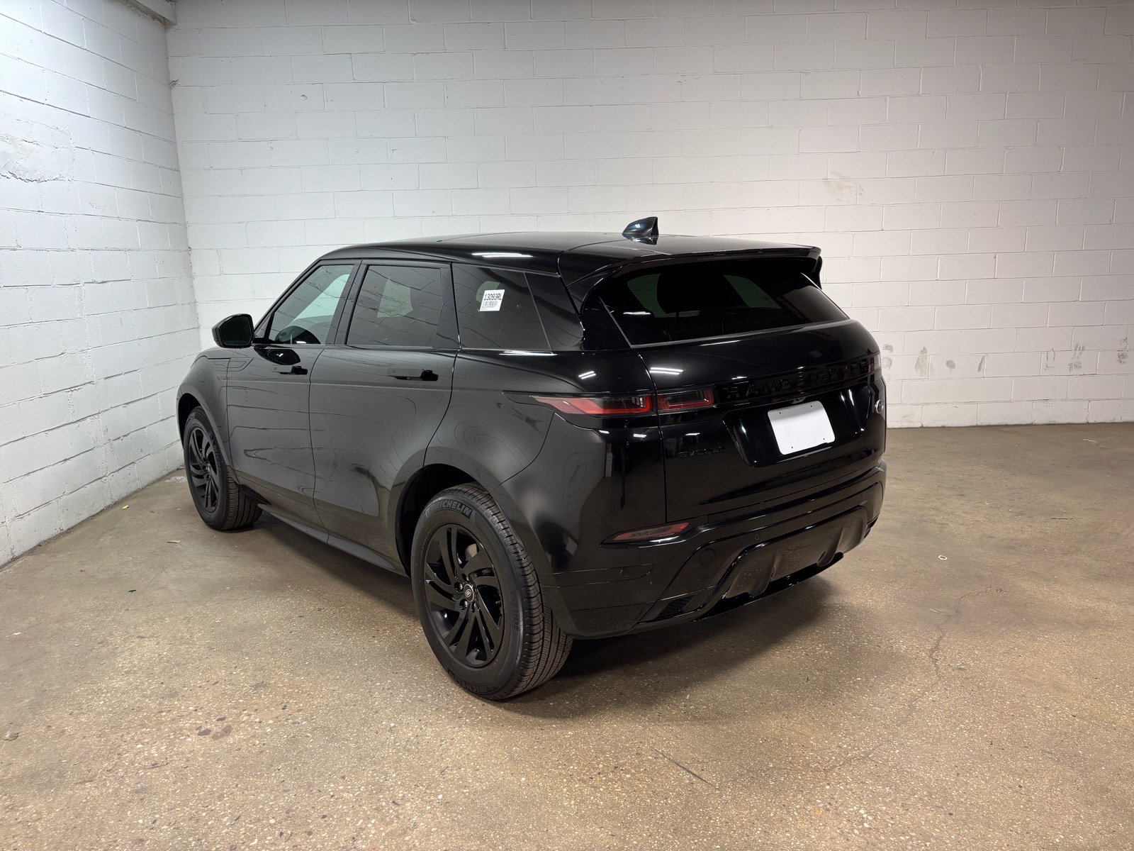 Used 2023 Land Rover Range Rover Evoque R-Dynamic S AWD/4WD image 9
