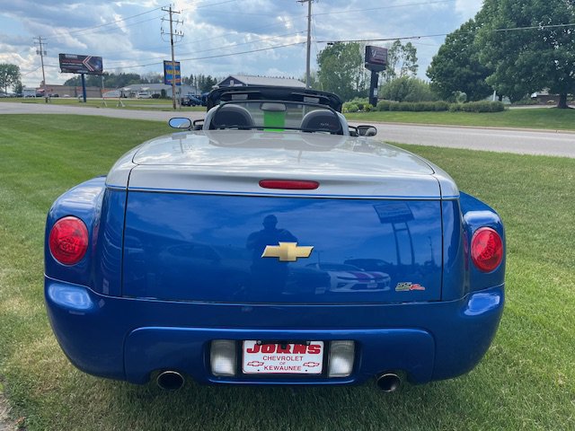 Used 2004 Chevrolet SSR w/ Preferred Equipment Group image 5