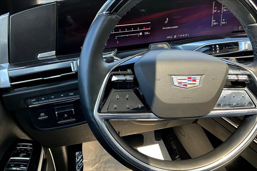 Certified 2025 Cadillac Escalade ESV Premium Luxury AWD/4WD image 11