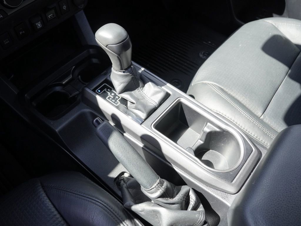 Used 2021 Toyota Tacoma TRD Off-Road w/ TRD Premium Off Road Package AWD/4WD image 16