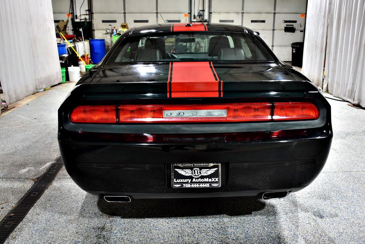 Used 2013 Dodge Challenger SXT image 6