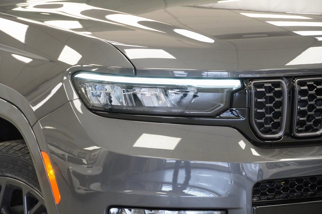 New 2025 Jeep Grand Cherokee L Summit w/ Obsidian Package image 5