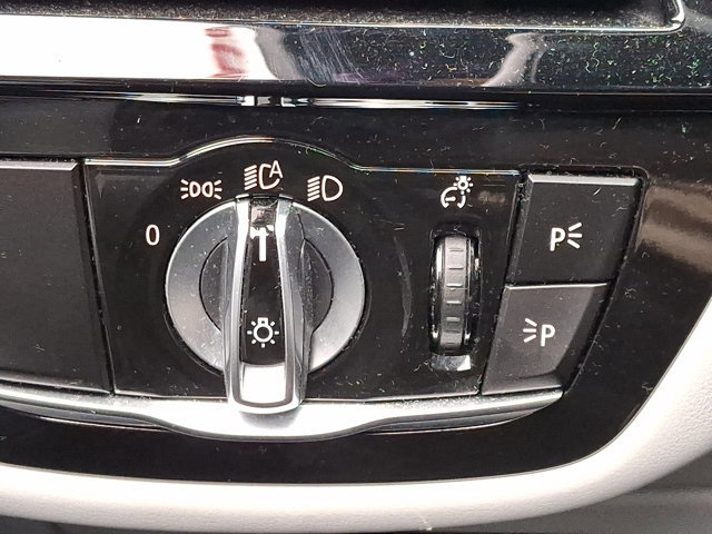 Used 2018 BMW M5 image 21