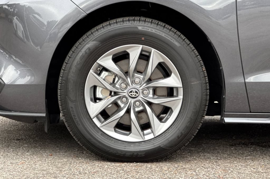 Certified 2025 Toyota Sienna XLE w/ XLE Plus Package AWD/4WD image 27