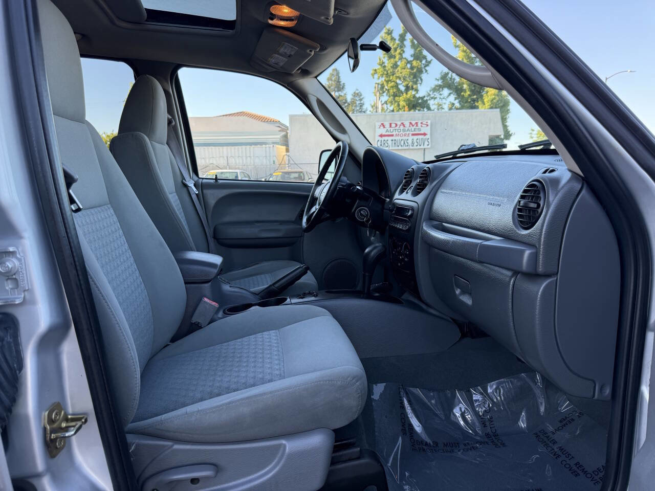 Used 2007 Jeep Liberty Sport AWD/4WD image 13