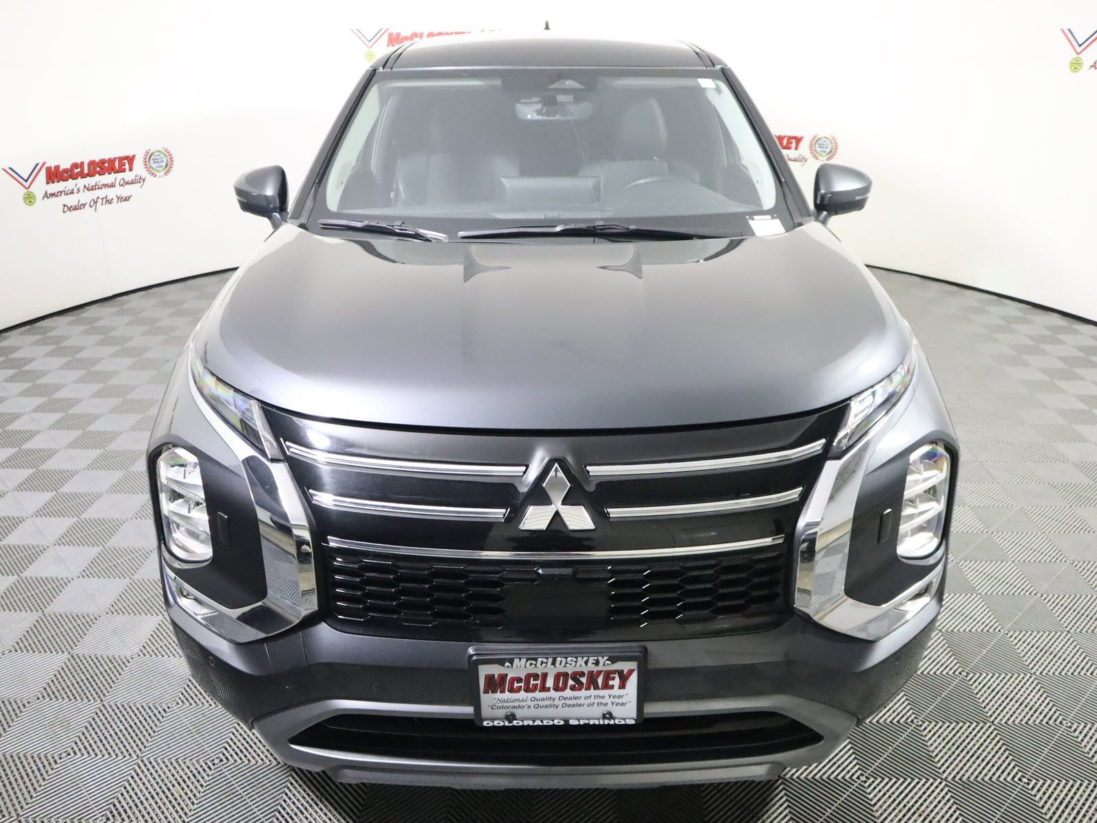 Used 2025 Mitsubishi Outlander AWD image 17