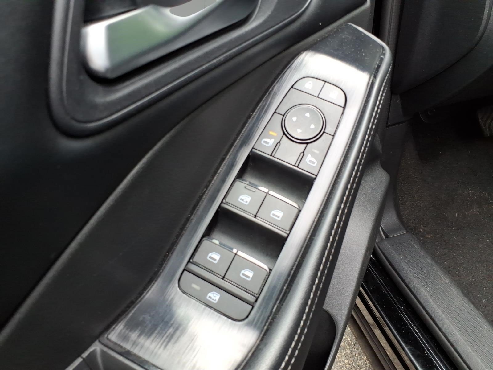 Used 2025 Nissan Rogue SV AWD/4WD image 11