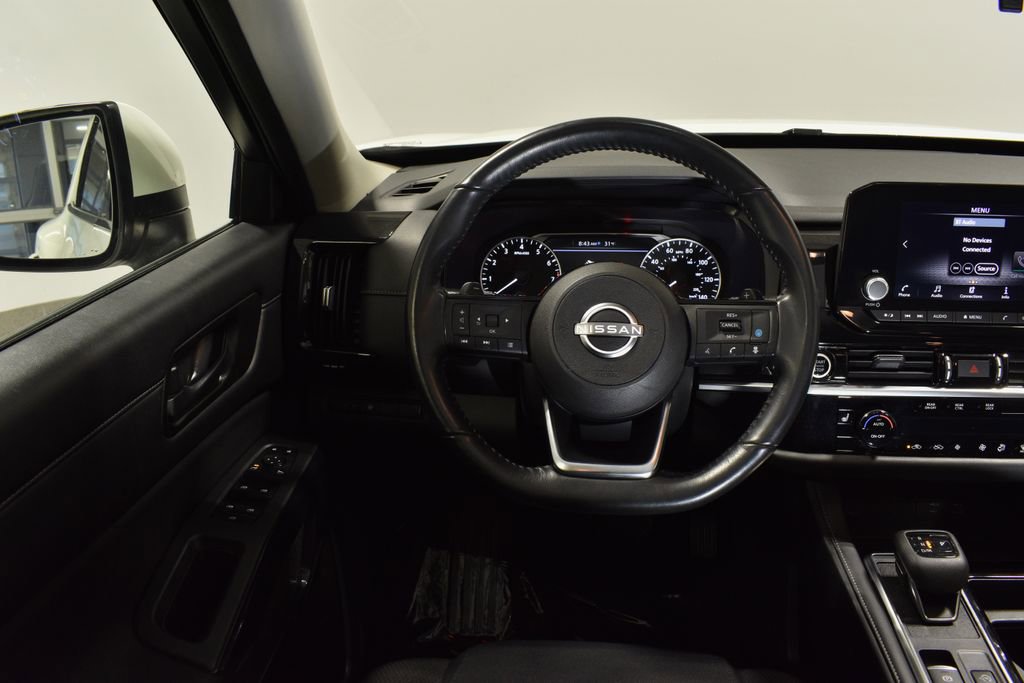 Used 2023 Nissan Pathfinder SV image 12