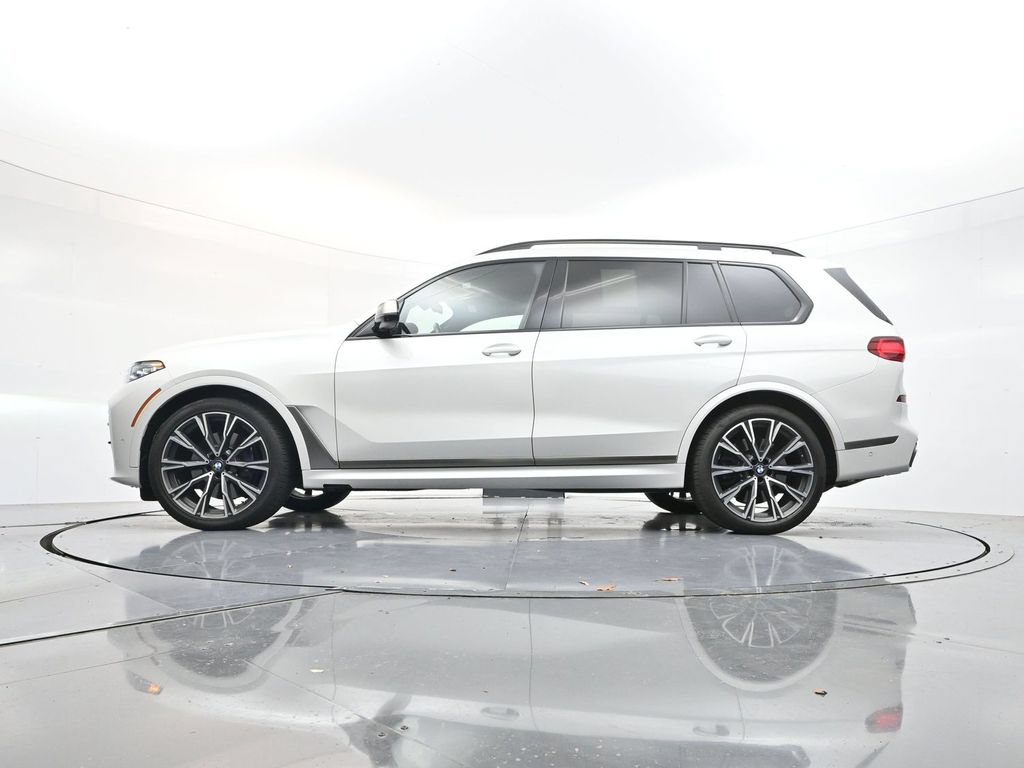 Used 2022 BMW X7 M50i AWD/4WD image 31