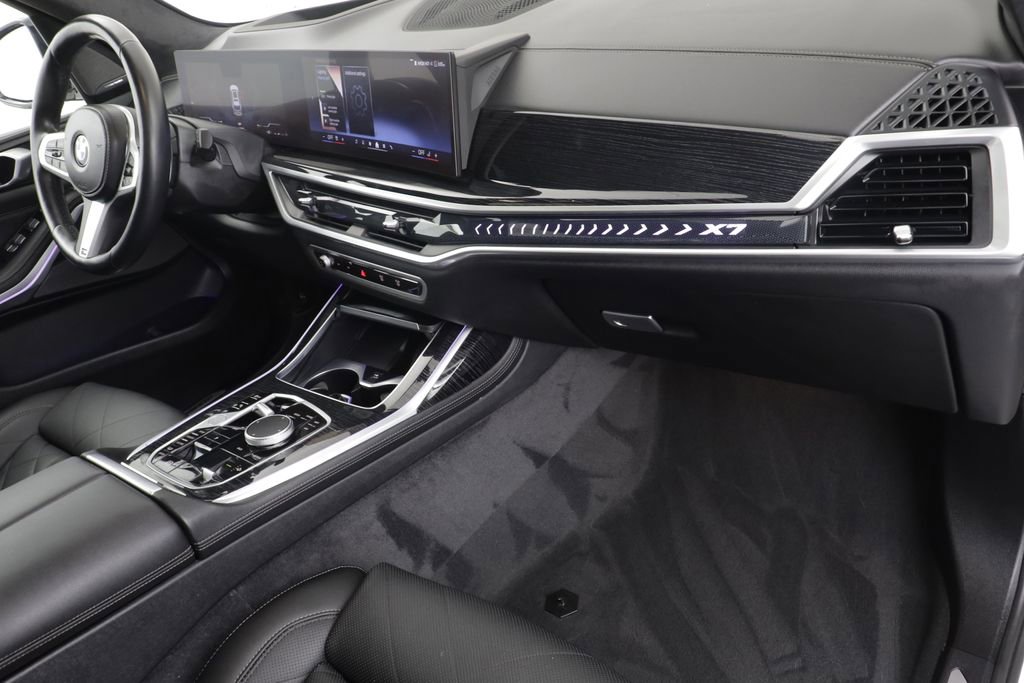 Certified 2024 BMW X7 xDrive40i w/ M Sport Package image 21