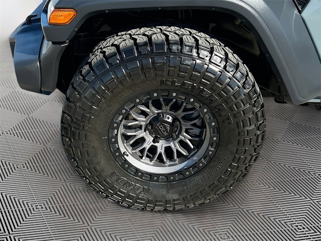 Used 2024 Jeep Wrangler Sport S image 30