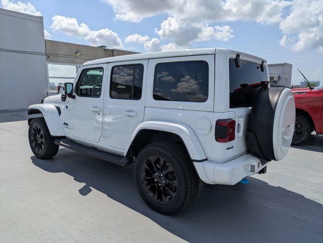 Used 2021 Jeep Wrangler Unlimited Sahara AWD/4WD image 5