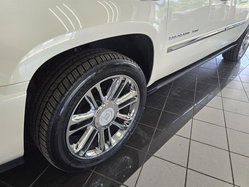 Used 2010 Cadillac Escalade ESV Premium AWD/4WD image 38