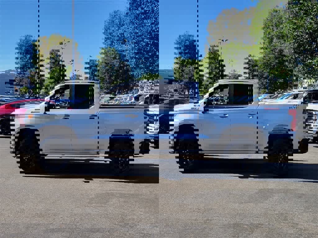 Used 2019 Chevrolet Silverado 1500 Custom Trail Boss w/ Custom Convenience Package image 2