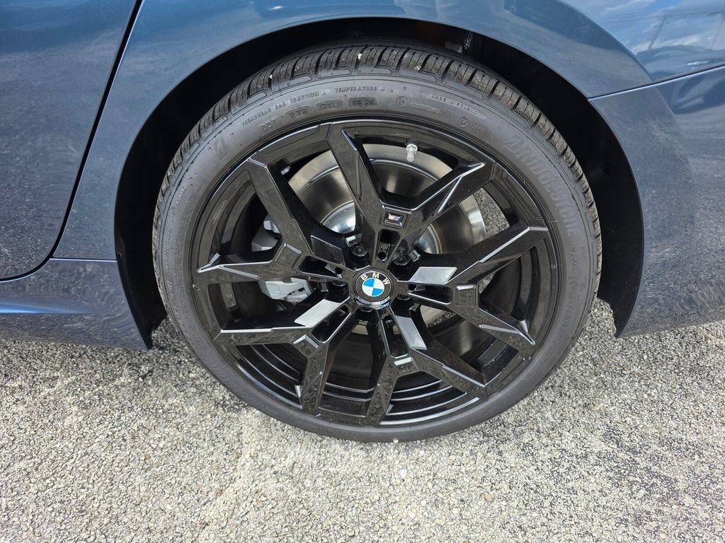 New 2026 BMW 330i Sedan w/ M Sport Package RWD image 6