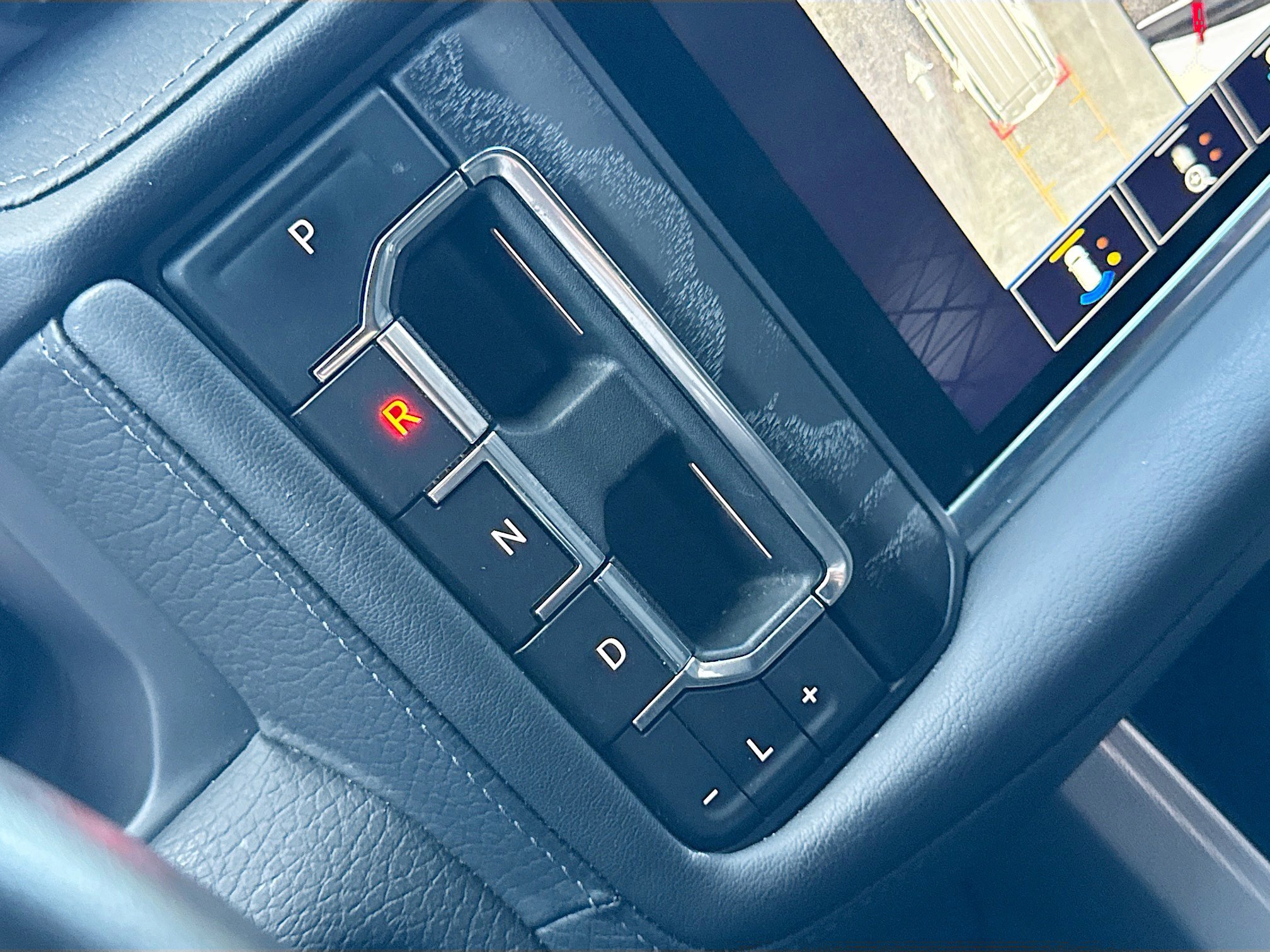 Used 2024 GMC Yukon XL Denali image 29
