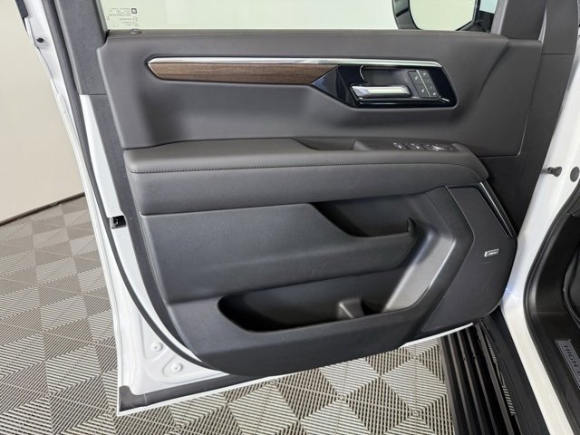 New 2025 Chevrolet Tahoe High Country image 14