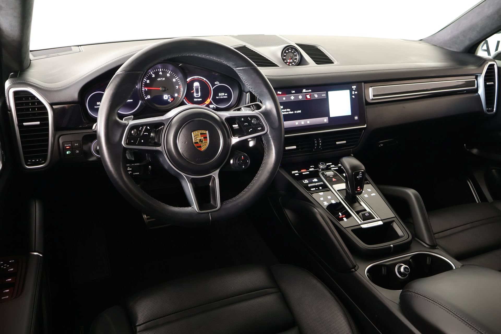 Used 2023 Porsche Cayenne GTS AWD/4WD image 2