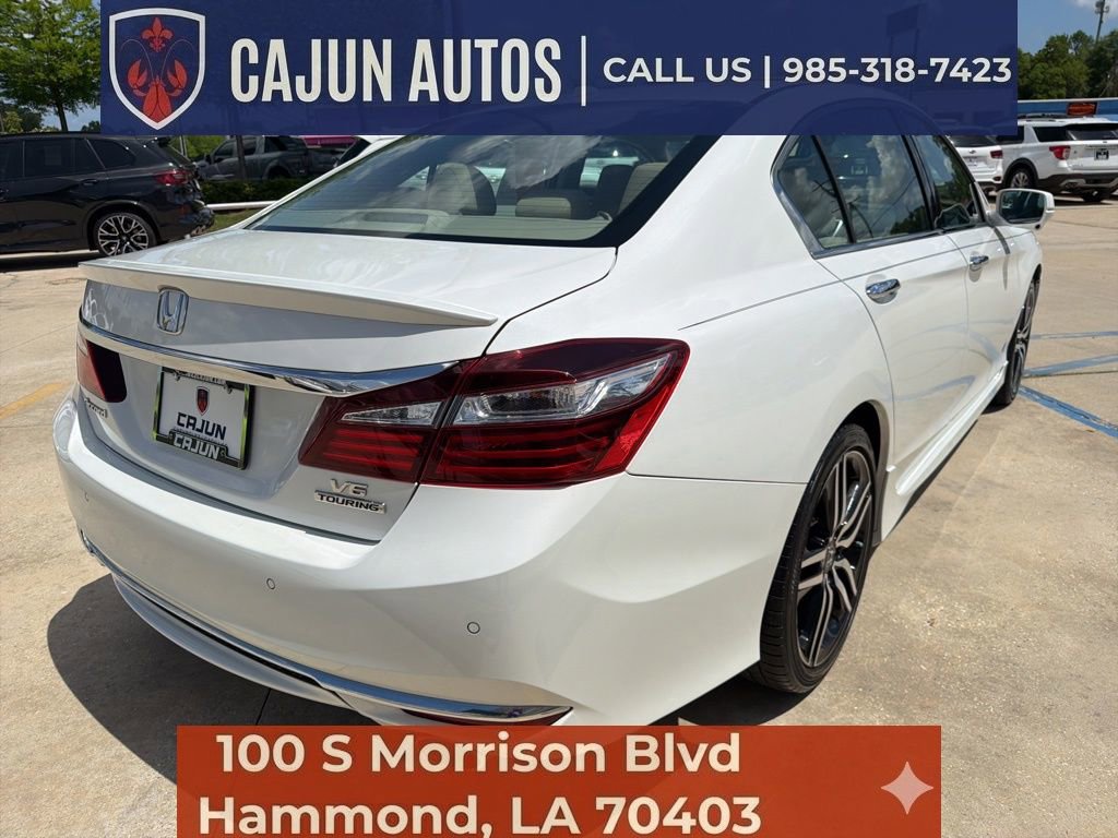 Used 2017 Honda Accord Touring image 5