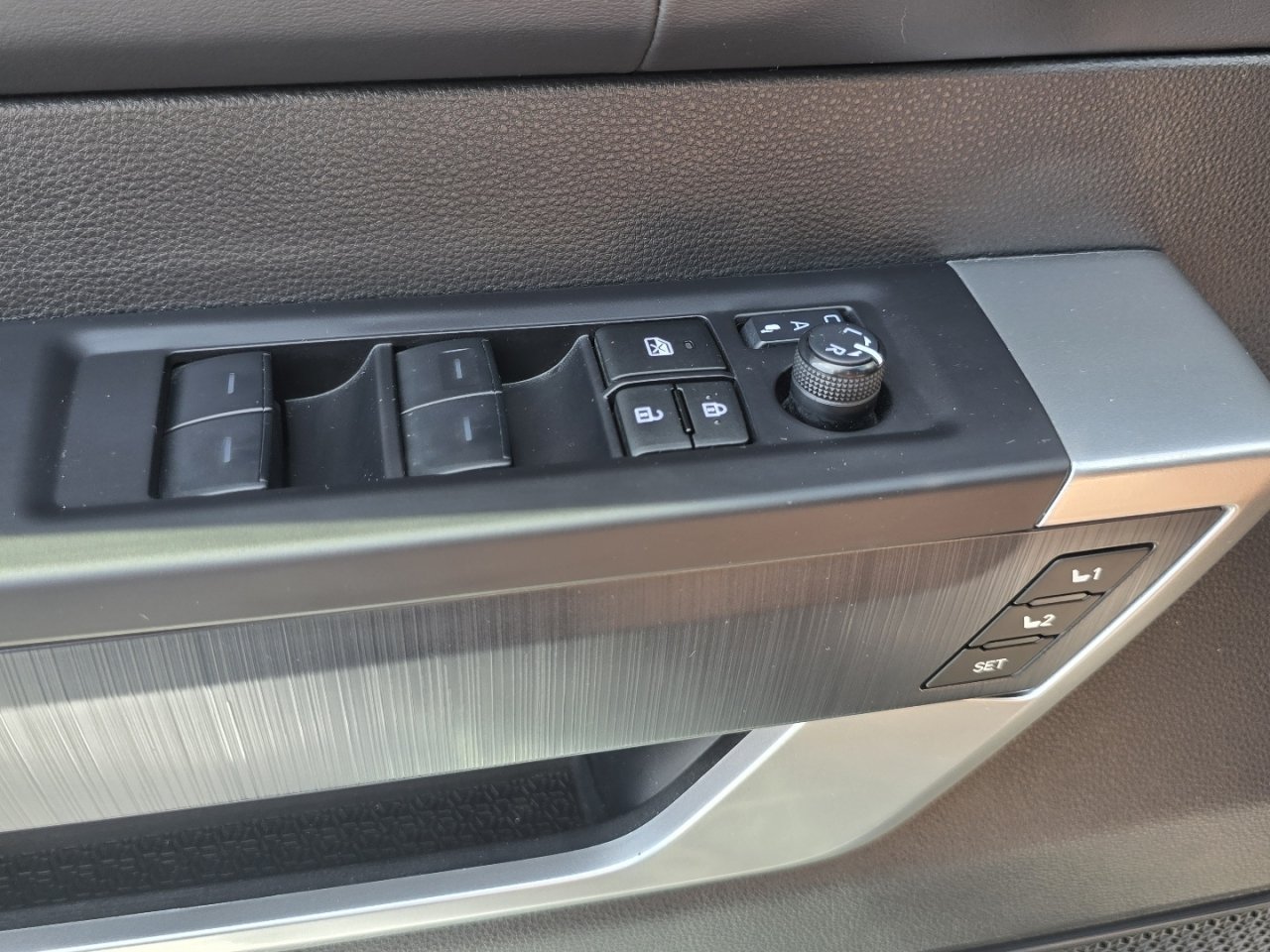 Certified 2024 Toyota Sequoia Platinum AWD/4WD image 29