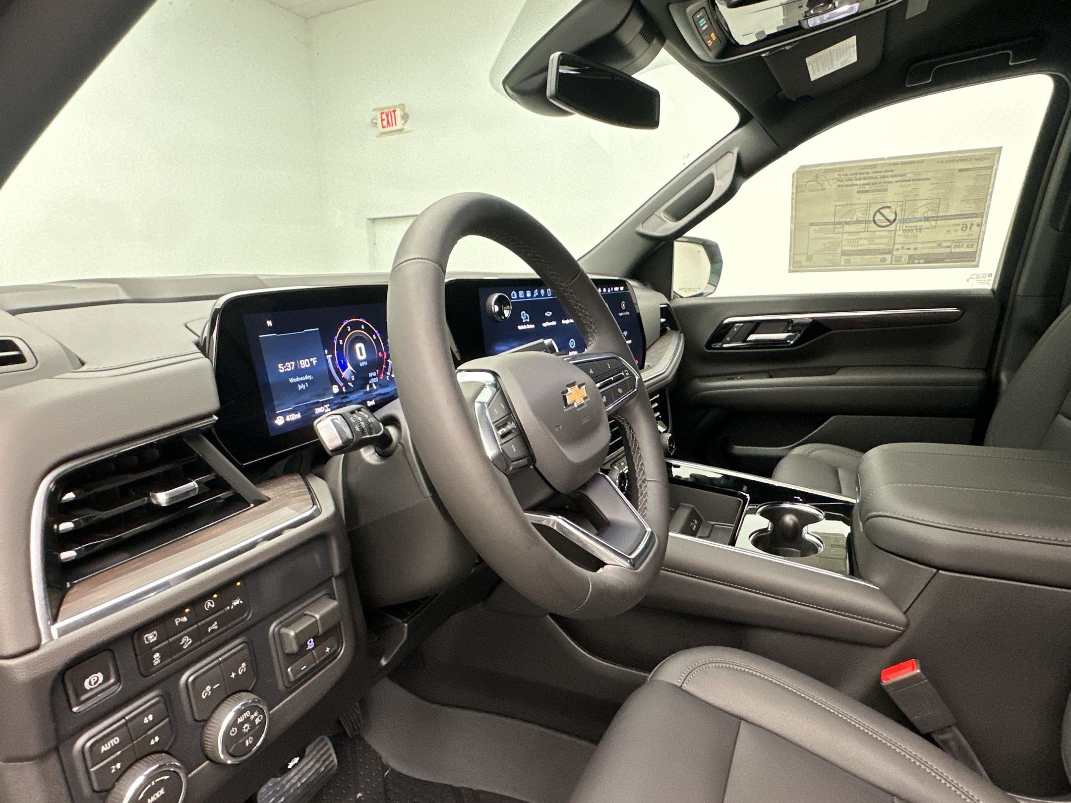 New 2026 Chevrolet Suburban LT w/ Comfort Package AWD/4WD image 4