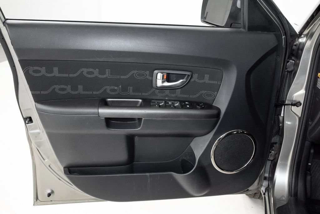 Used 2013 Kia Soul + FWD image 7