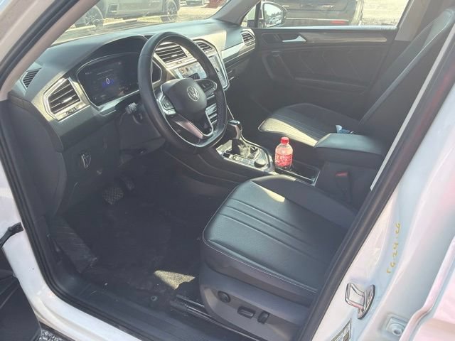 Used 2023 Volkswagen Tiguan SE AWD/4WD image 37