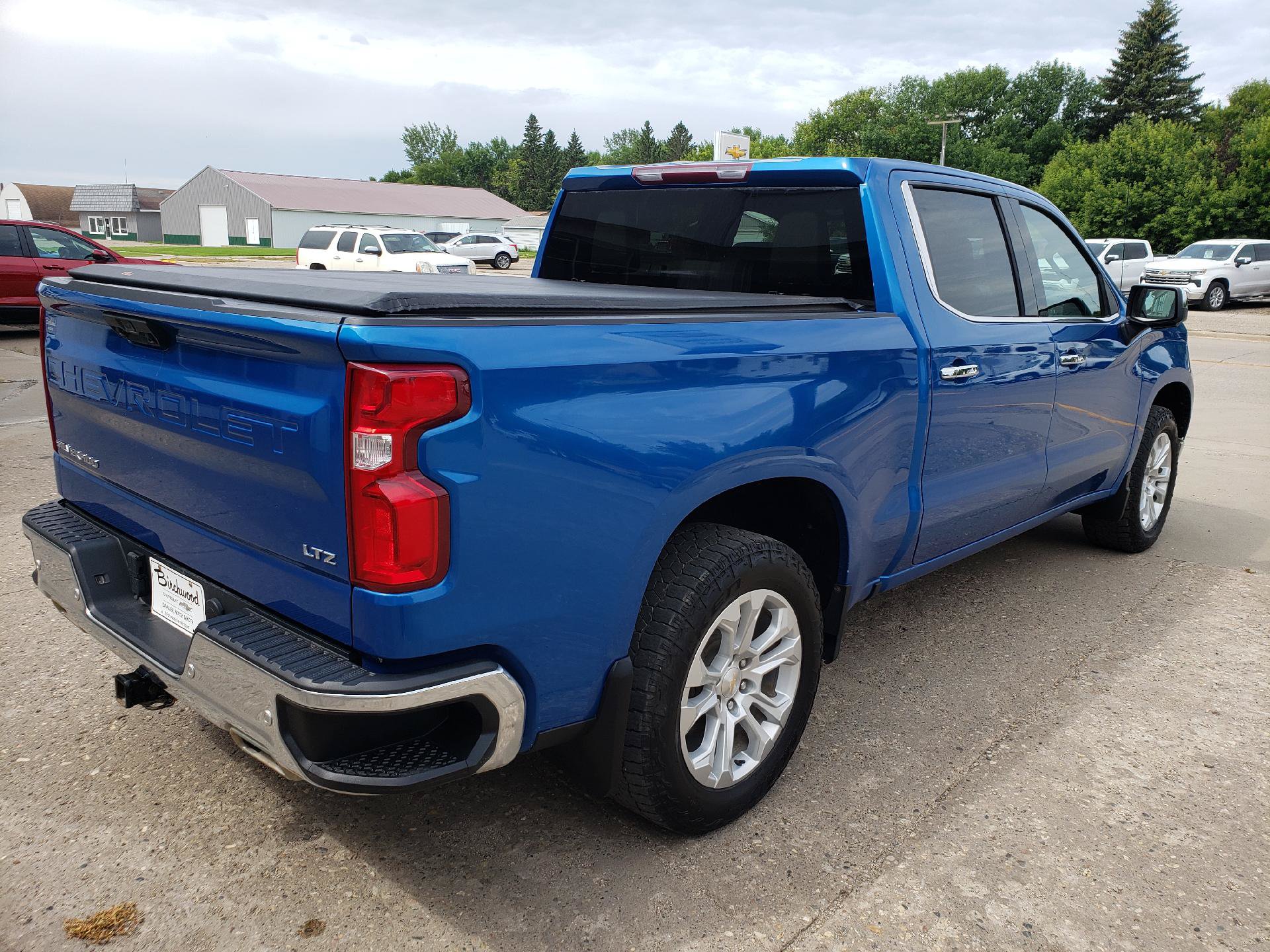 Used 2023 Chevrolet Silverado 1500 LTZ AWD/4WD image 5