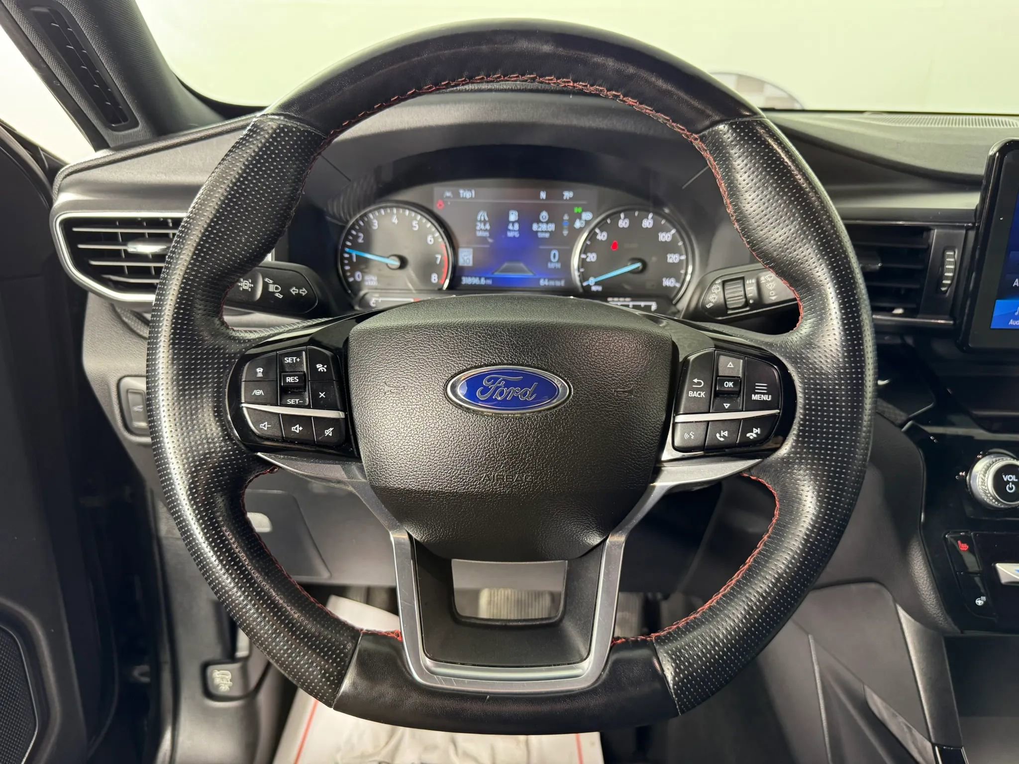 Used 2022 Ford Explorer ST-Line AWD/4WD image 12