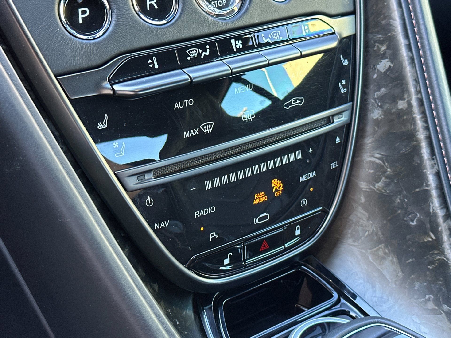 Used 2019 Aston Martin DBS Superleggera image 23