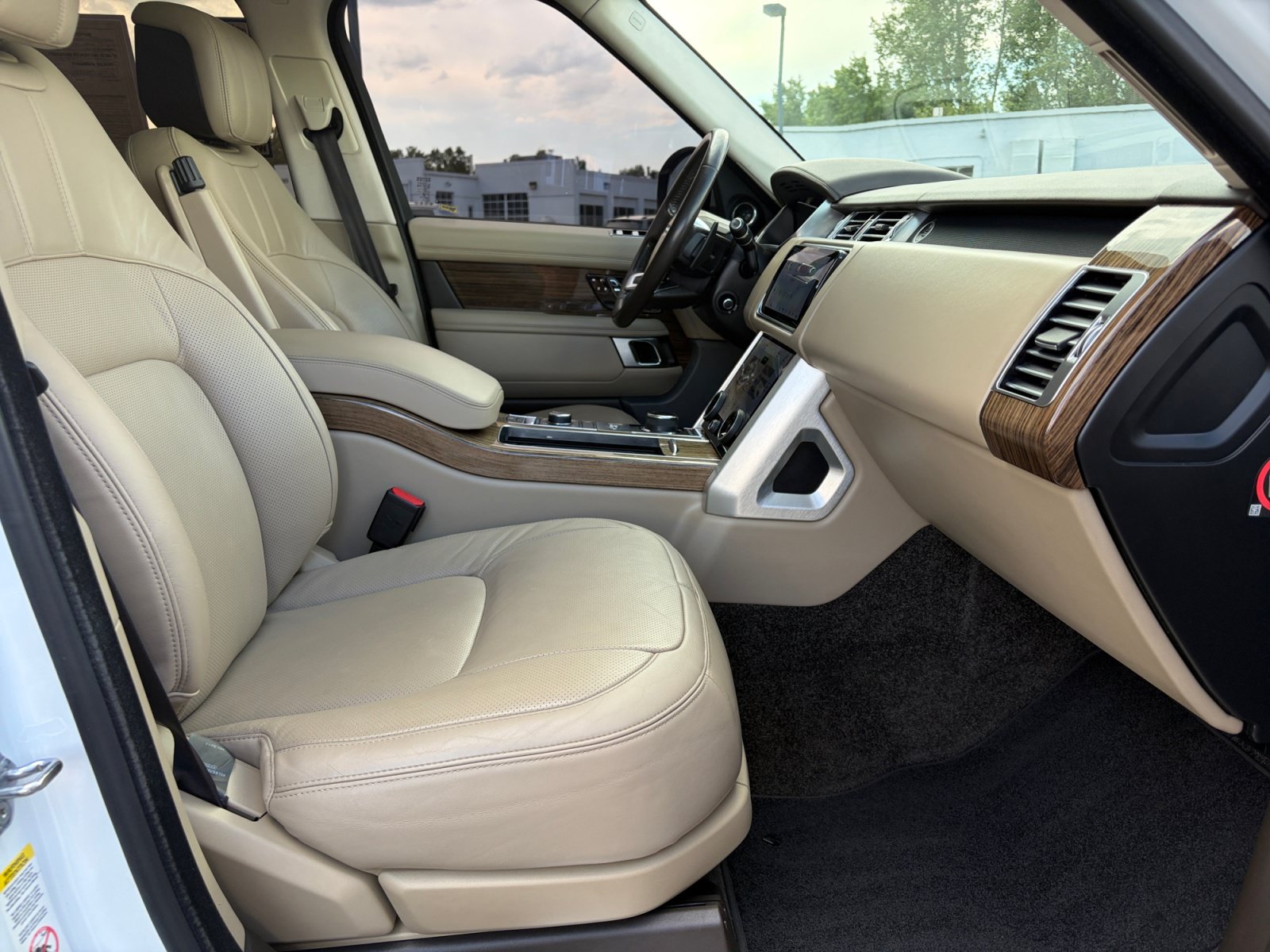 Used 2018 Land Rover Range Rover Supercharged AWD/4WD image 19