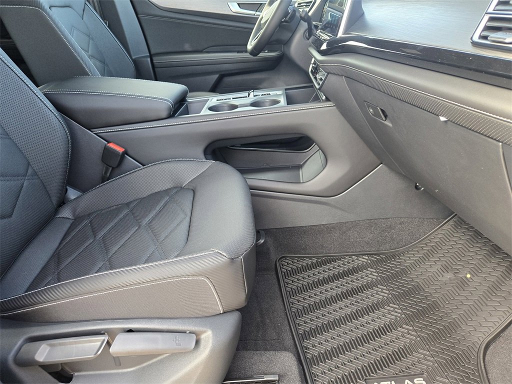 New 2026 Volkswagen Atlas Cross Sport SE image 12