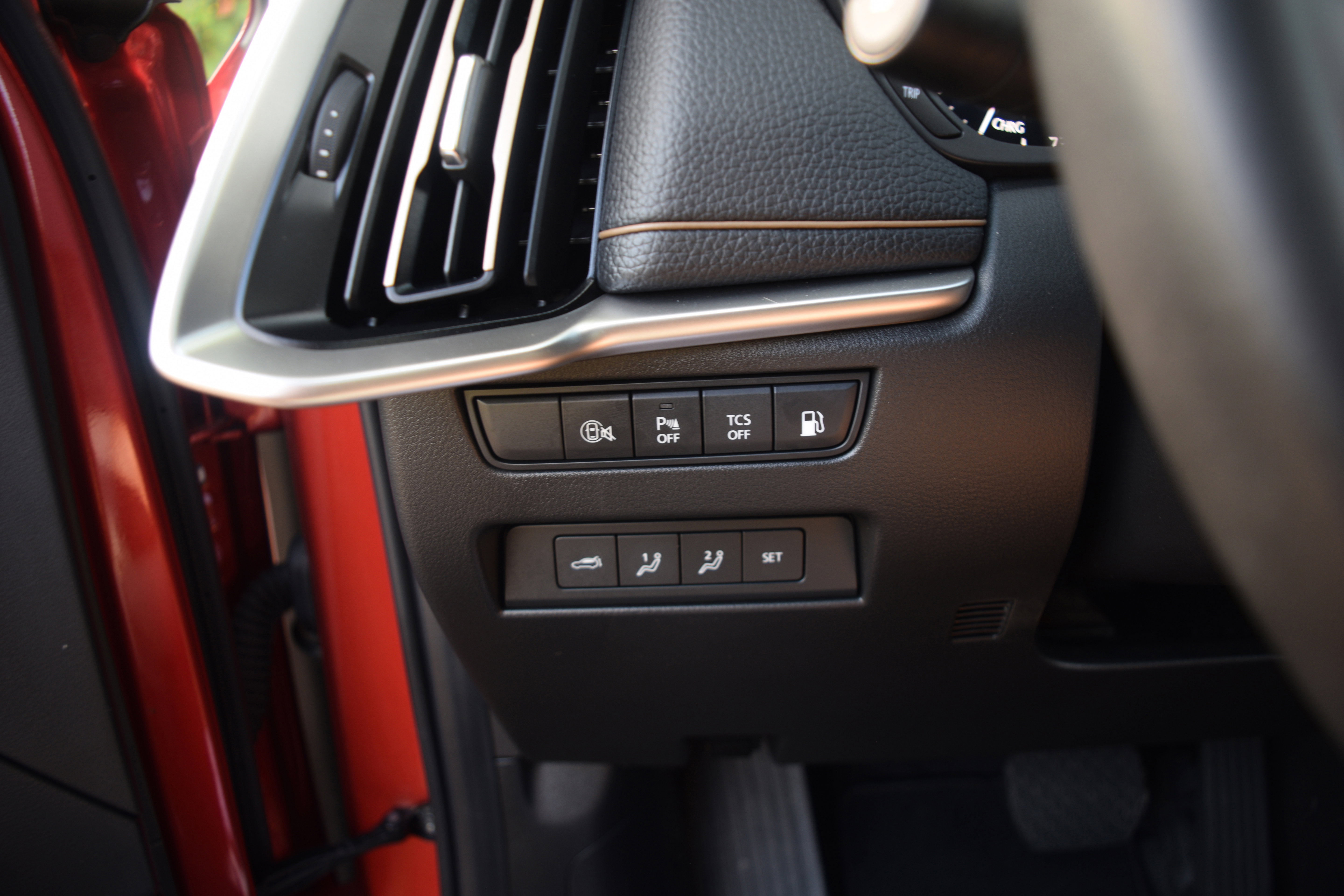 Used 2025 MAZDA CX-70 Plug-In Hybrid w/ Premium Pkg image 7