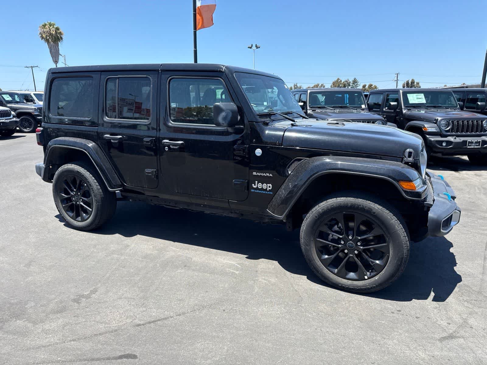 Used 2024 Jeep Wrangler Unlimited Sahara AWD/4WD image 12