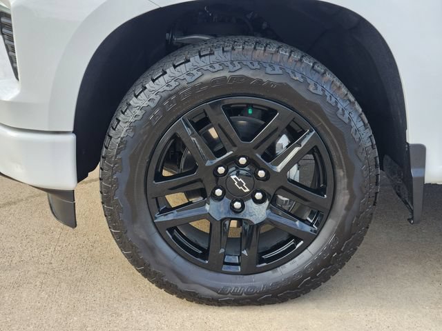 Used 2025 Chevrolet Silverado 1500 RST w/ LPO, Dark Essentials Package AWD/4WD image 17