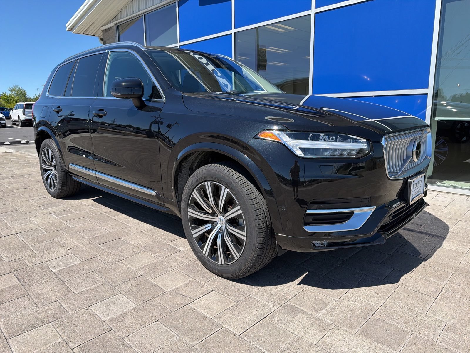 Used 2025 Volvo XC90 B6 Plus AWD/4WD image 2