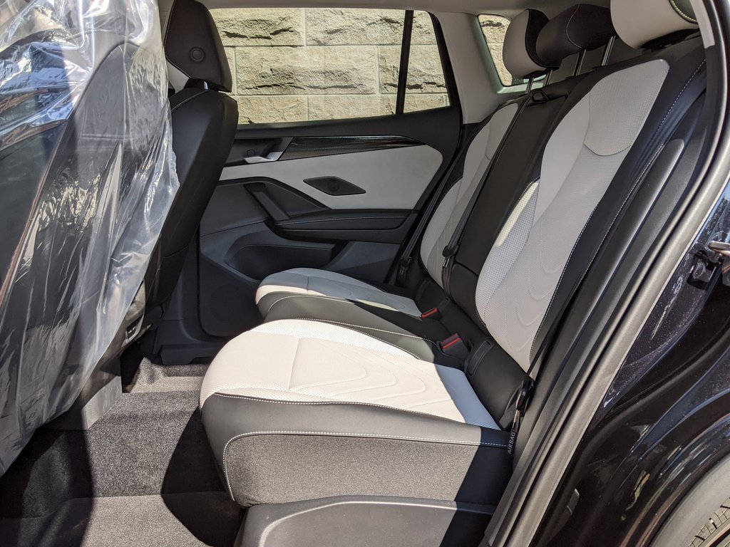 New 2025 Volkswagen Tiguan SE image 22