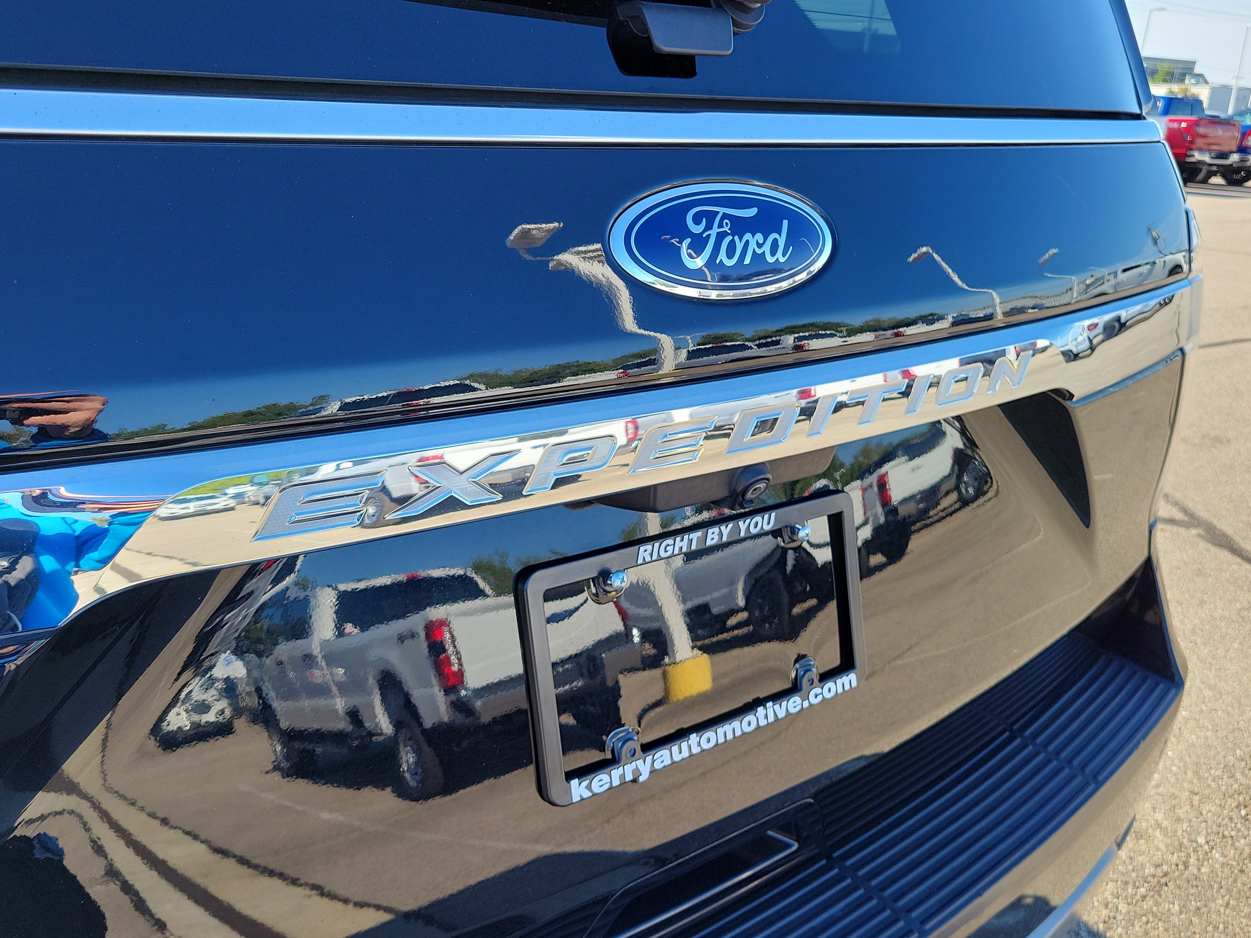 Used 2019 Ford Expedition Limited w/ Equipment Group 301A AWD/4WD image 6