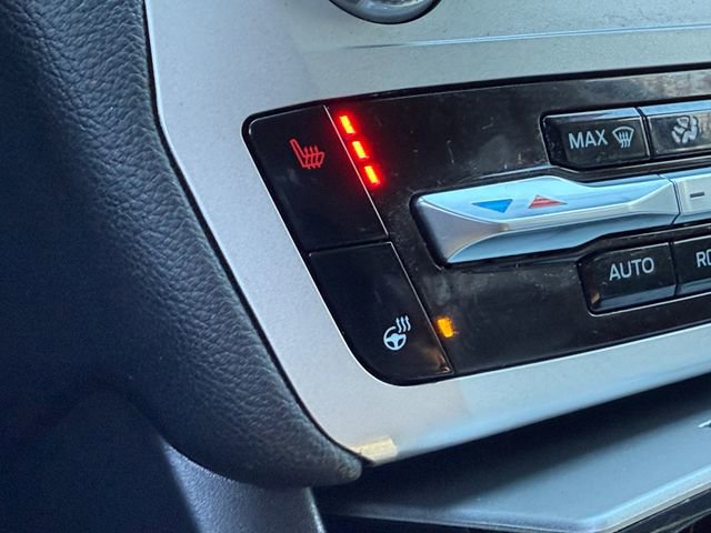 Used 2022 Ford Explorer XLT w/ Equipment Group 202A image 10