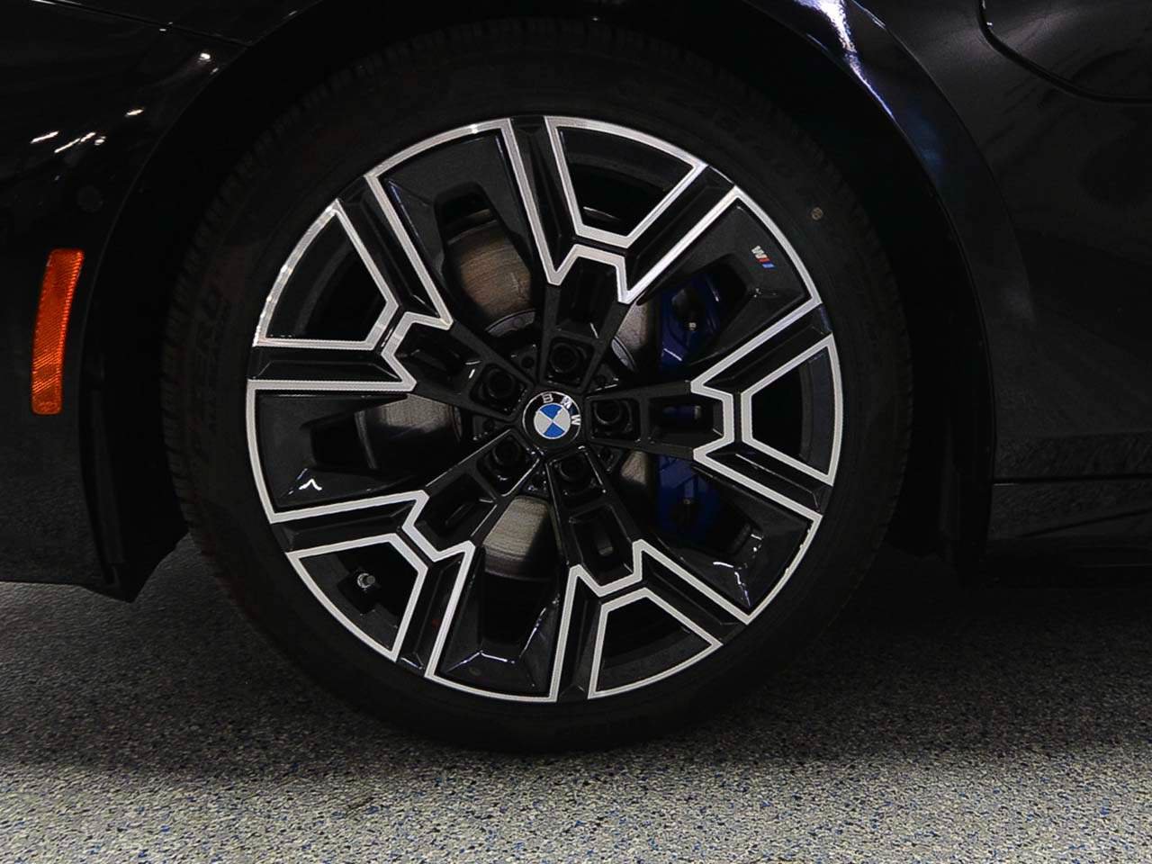 New 2027 BMW 550e xDrive w/ Premium Package AWD/4WD image 5