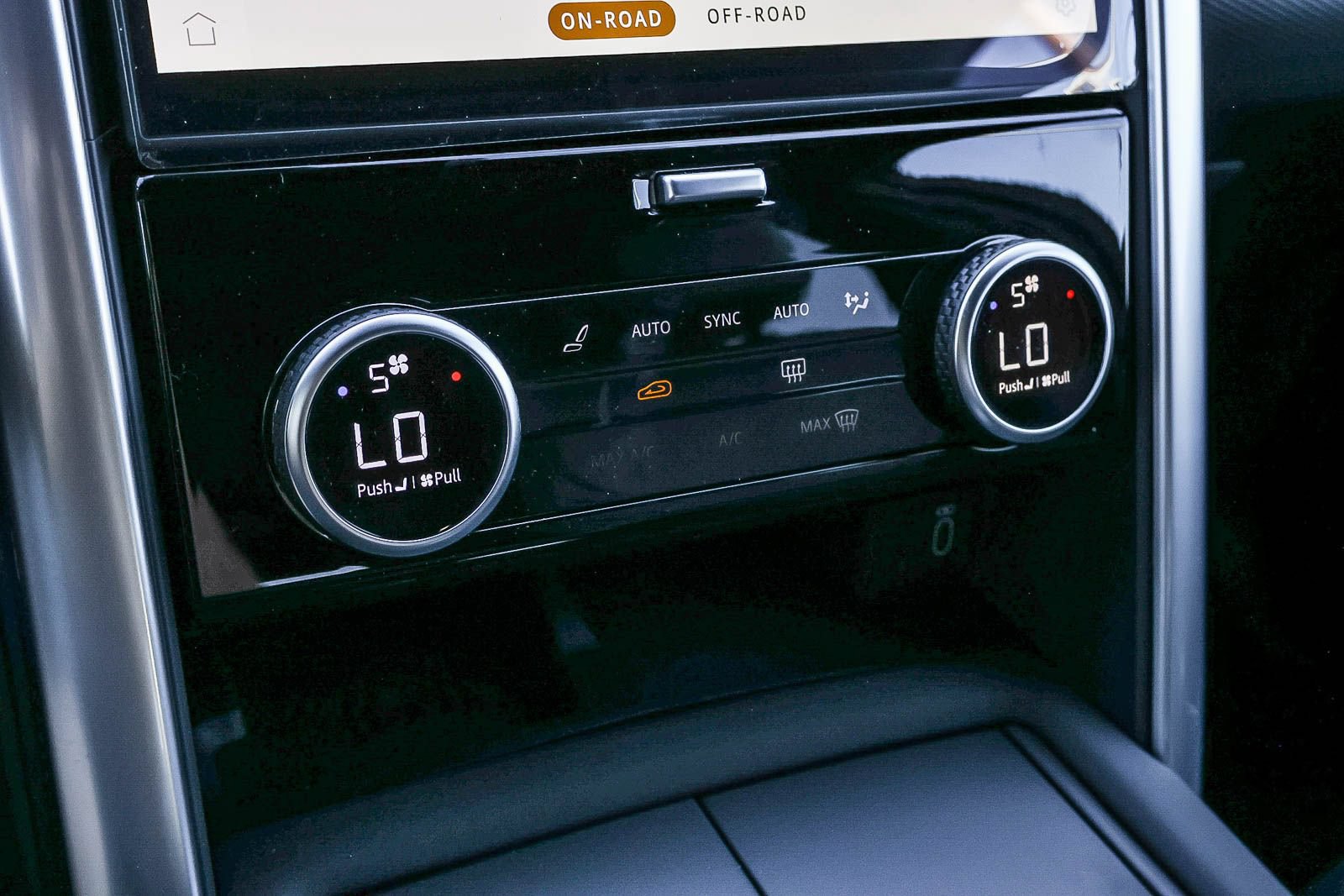 New 2026 Land Rover Discovery Dynamic SE AWD/4WD image 37