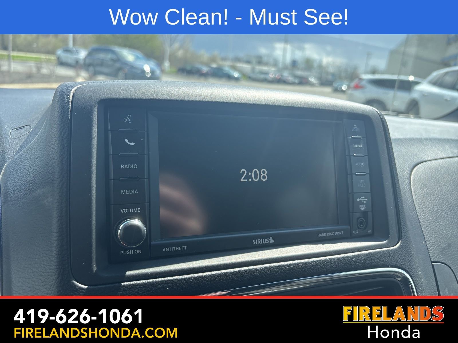 Used 2017 Dodge Grand Caravan SE FWD image 16