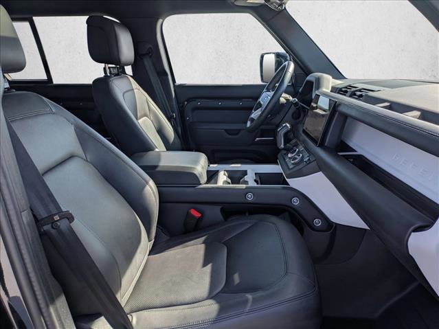 Used 2025 Land Rover Defender 110 X-Dynamic SE image 23