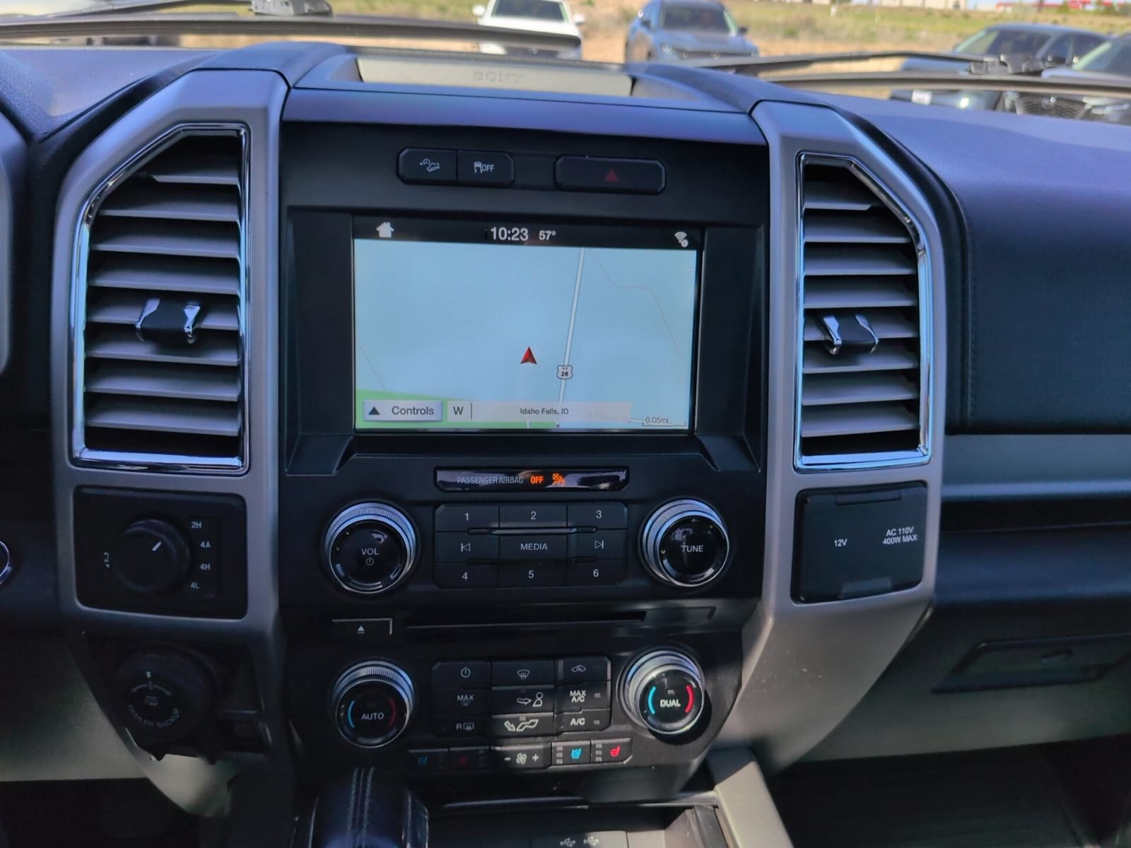 Used 2016 Ford F150 Lariat w/ Equipment Group 502A Luxury AWD/4WD image 21